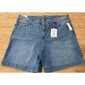Gloria Vanderbilt Bermuda Shorts Women’s 22W Blue Denim Shape Effect Stretch NWT